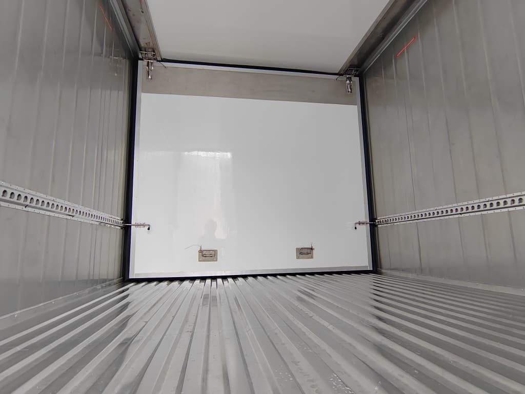 2026 ISUZU NPR155 17ft Refrigerated Box Dual Temperature | EZadLori