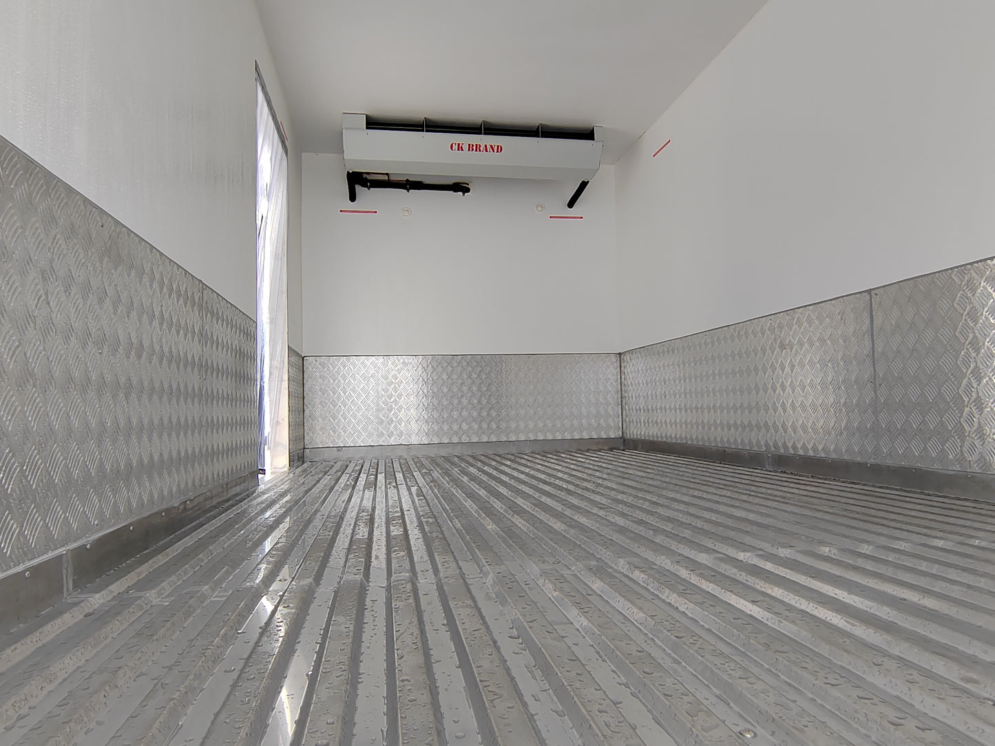 2025 Mitsubishi FUSO 17ft Refrigerated Box Standard Build