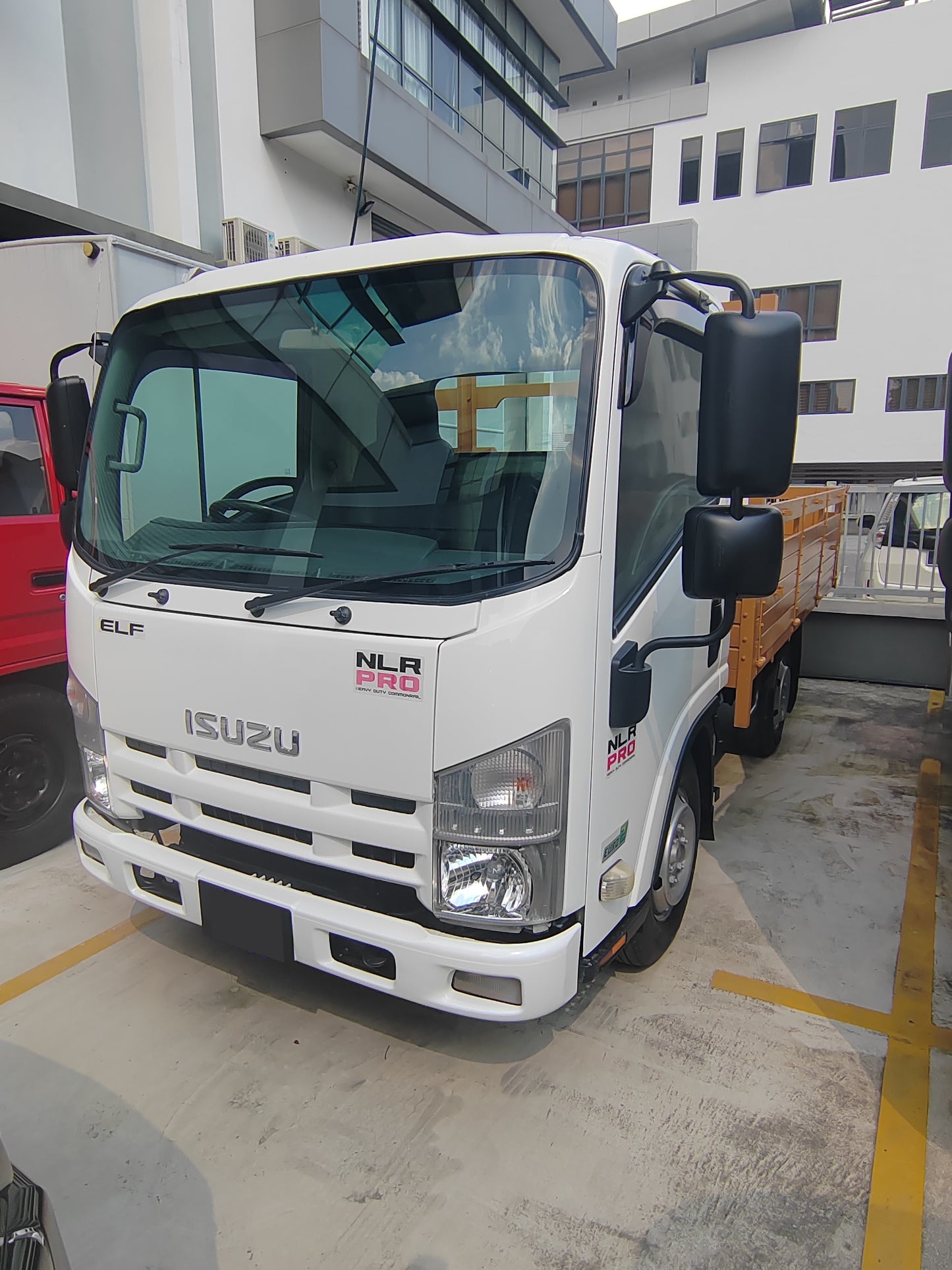 2015 ISUZU (BDM4800kg) Wooden Cargo 10ft