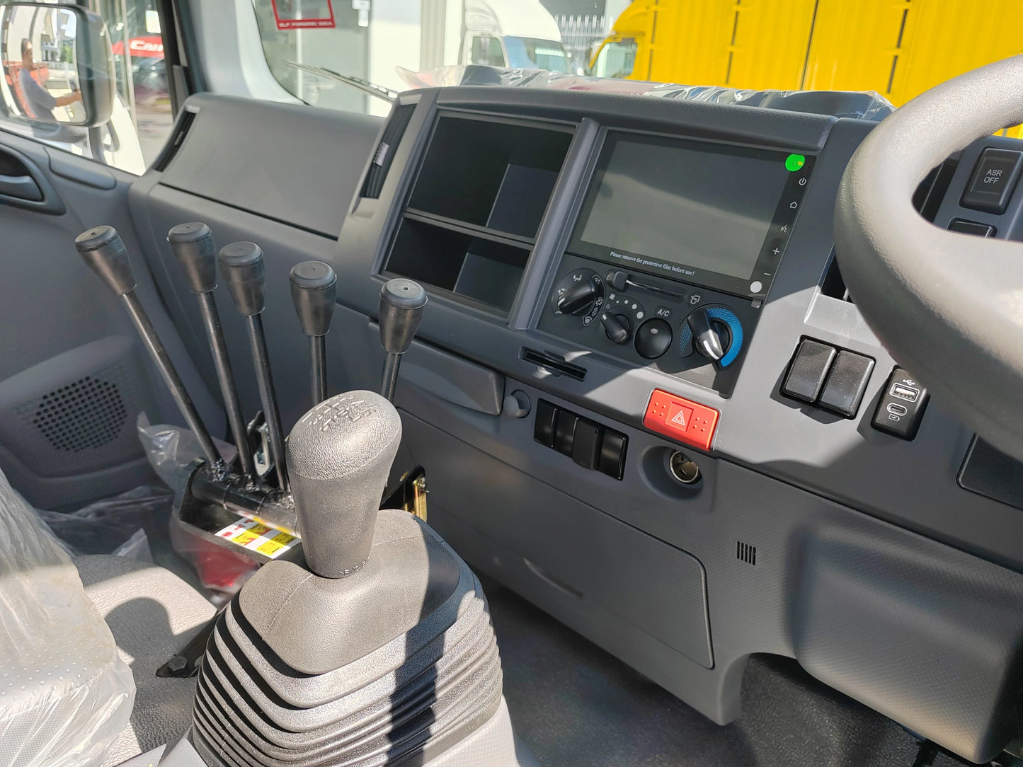 Roll On Roll Off (RORO)