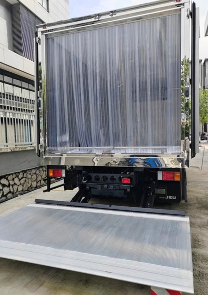 2026 ISUZU NPR155 17ft Refrigerated Box with 1.5 ton 5ft Tail-Lift Flat SS Chequered Plate Floor | EZadlori MY
