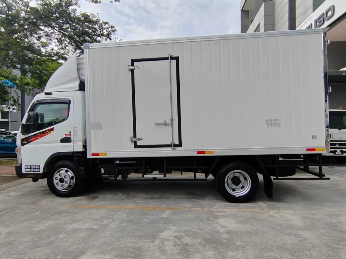 2026 Mitsubishi FUSO 14.5ft AMT Auto-Manual Refrigerated Box Freezer Standard Build | EZadlori MY