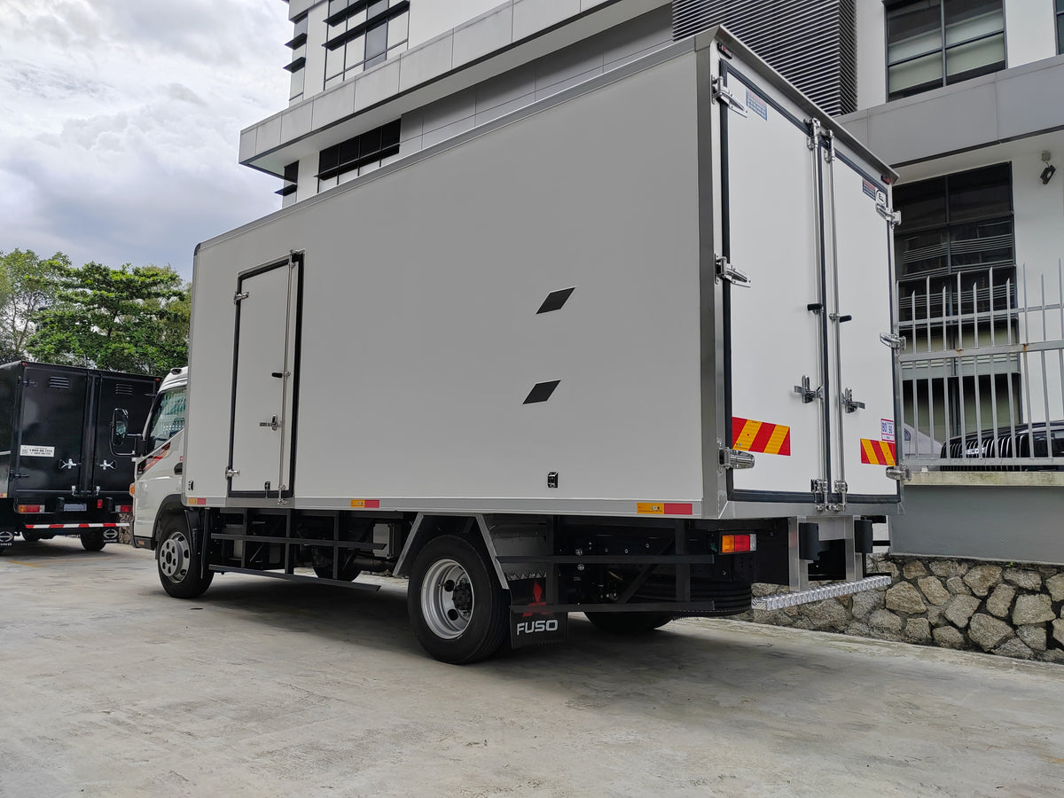 2026 Mitsubishi FUSO 17ft Refrigerated Box Standard Build | EZadlori MY