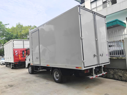 2017 ISUZU NPR75UKH (BDM5000kg) Fiber Box 17ft