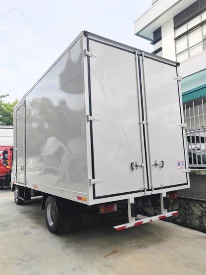 2017 ISUZU NPR75UKH (BDM5000kg) Fiber Box 17ft