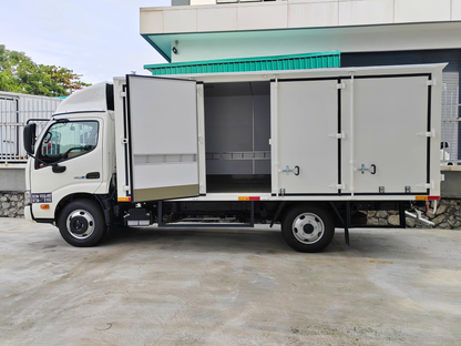 2025 HINO XZU600R 14.5ft Aluminium Box 4 Left Doors