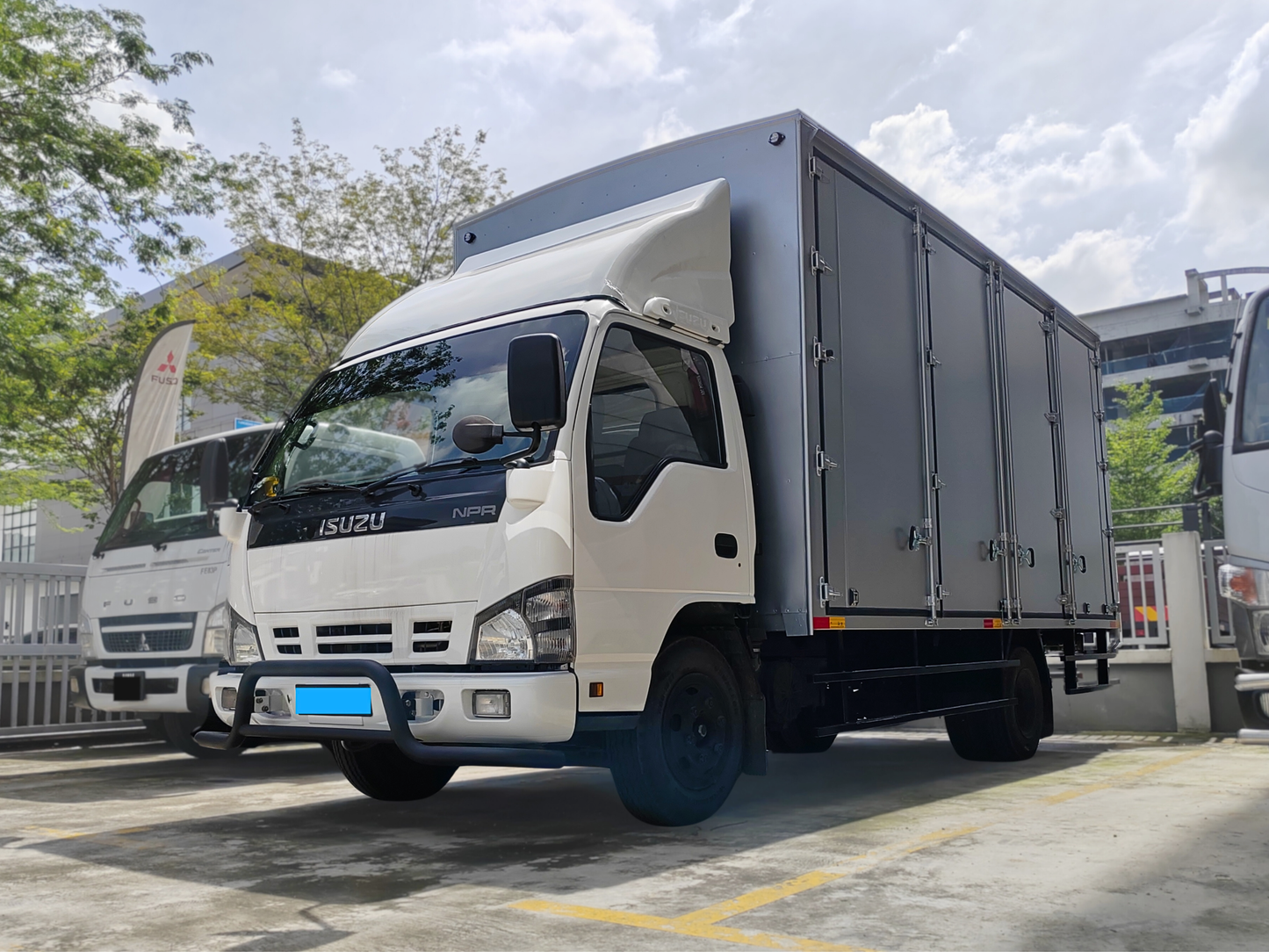 2013 ISUZU NPR71UPHT(BDM5000kg) Aluminium box 17ft
