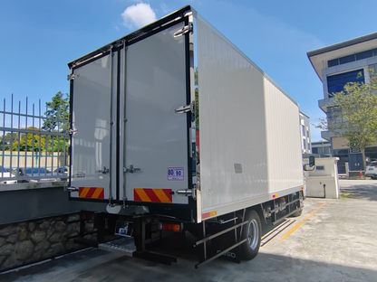2026 Mitsubishi FUSO 17ft Refrigerated Box Stainless Steel Panel wall by EZadlori MY