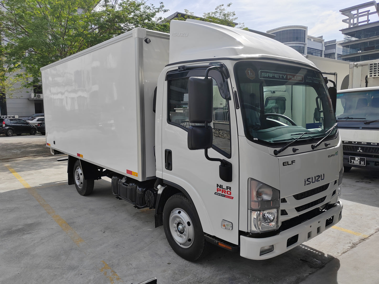 2025 ISUZU NLR Pro 14.5ft Fiber Box Standard Build