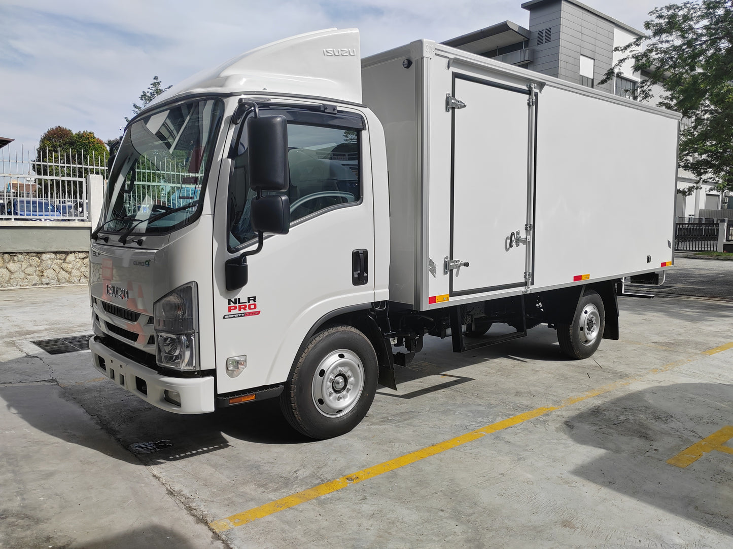 2025 ISUZU NLR Pro 14.5ft Fiber Box Standard Build
