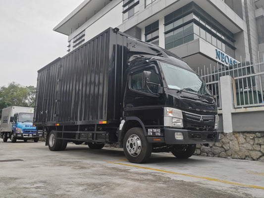 2025 Mitsubishi FUSO 19ft Corrugated / Container Box Bonded Black Painted