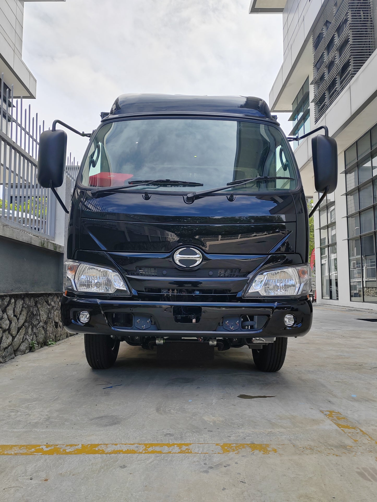 2025 HINO XZU600R 10ft Aluminium Box