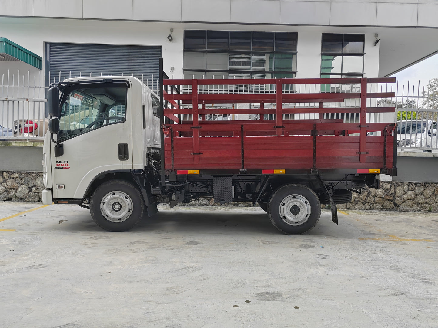 2025 ISUZU NLR Pro 10ft Wooden Cargo