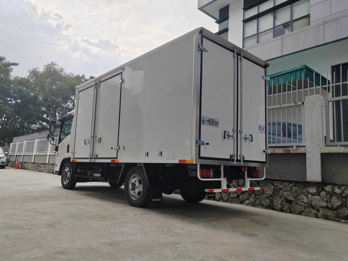 2025 ISUZU NMR125 14.5ft Aluminium Box
