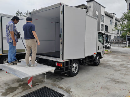 2025 ISUZU NMR125 10ft Refrigerated Box with 1 ton 4ft Tail-Lift