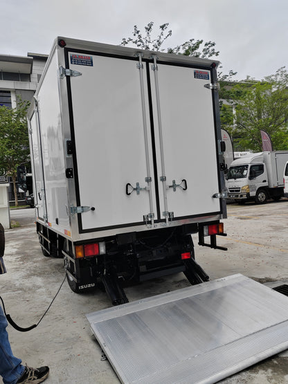 2025 ISUZU NMR125 10ft Refrigerated Box with 1 ton 4ft Tail-Lift