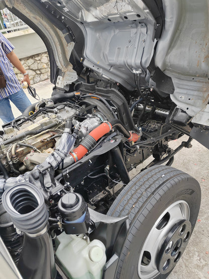 2025 ISUZU NMR125 10ft Refrigerated Box with 1 ton 4ft Tail-Lift