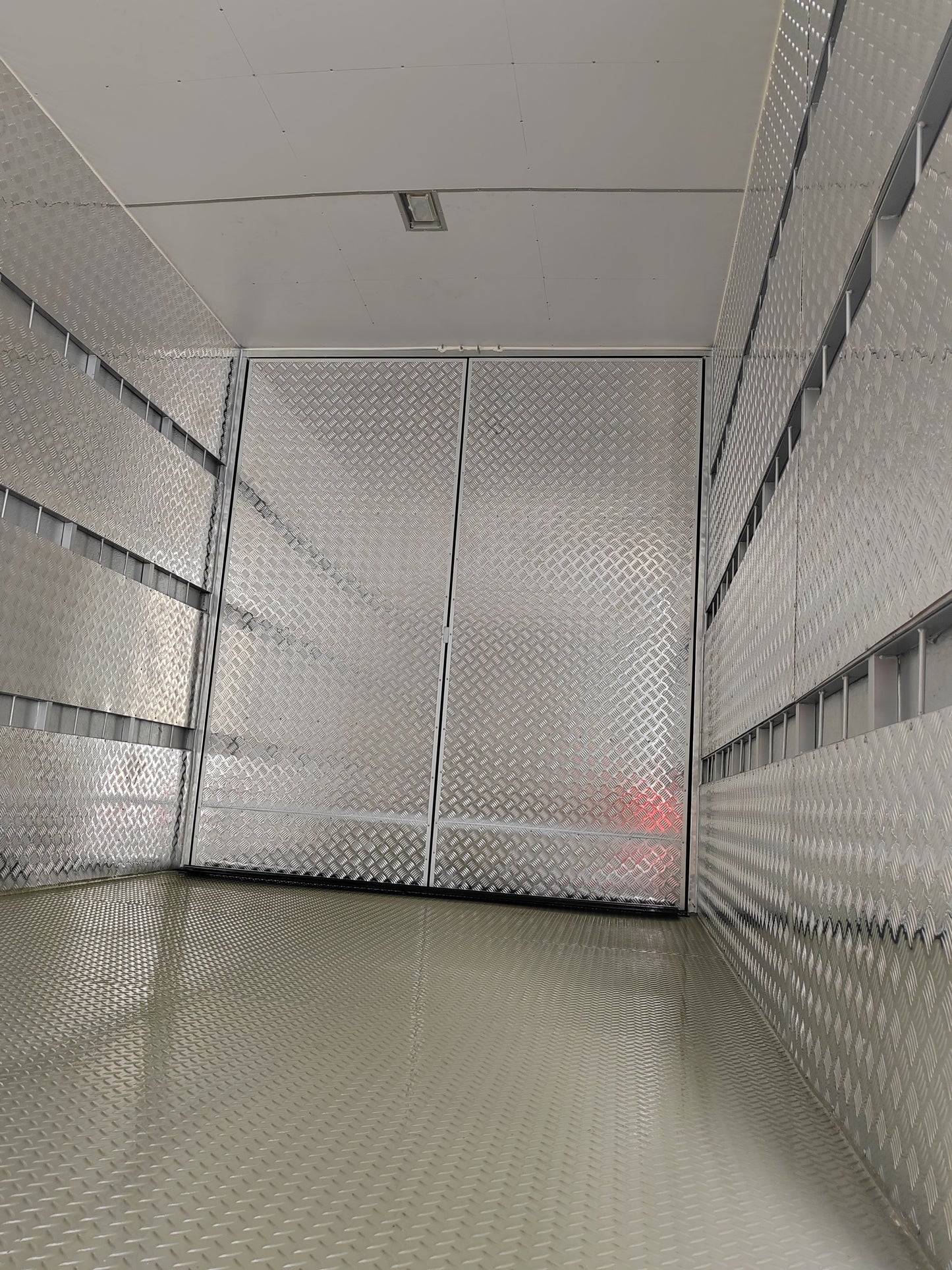 2025 Mitsubishi FUSO 17ft Fiber Box Bonded all-Auminium covered internal walls with 1.5 ton tail-lift