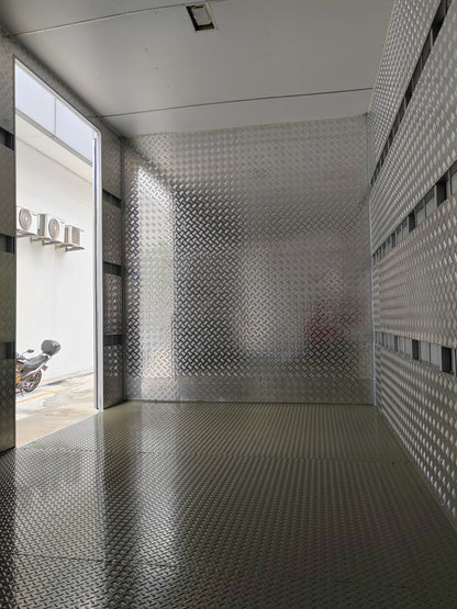 2025 Mitsubishi FUSO 17ft Fiber Box Bonded all-Auminium covered internal walls with 1.5 ton tail-lift