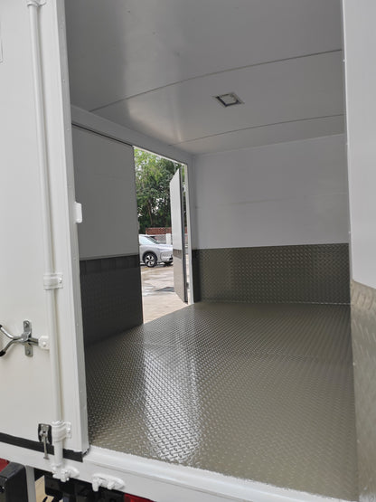 2025 ISUZU NLR Pro 10ft Aluminum Box