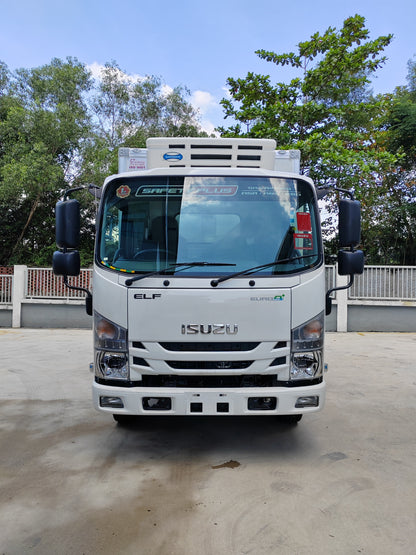 2025 ISUZU NMR125 10ft Refrigerator Box