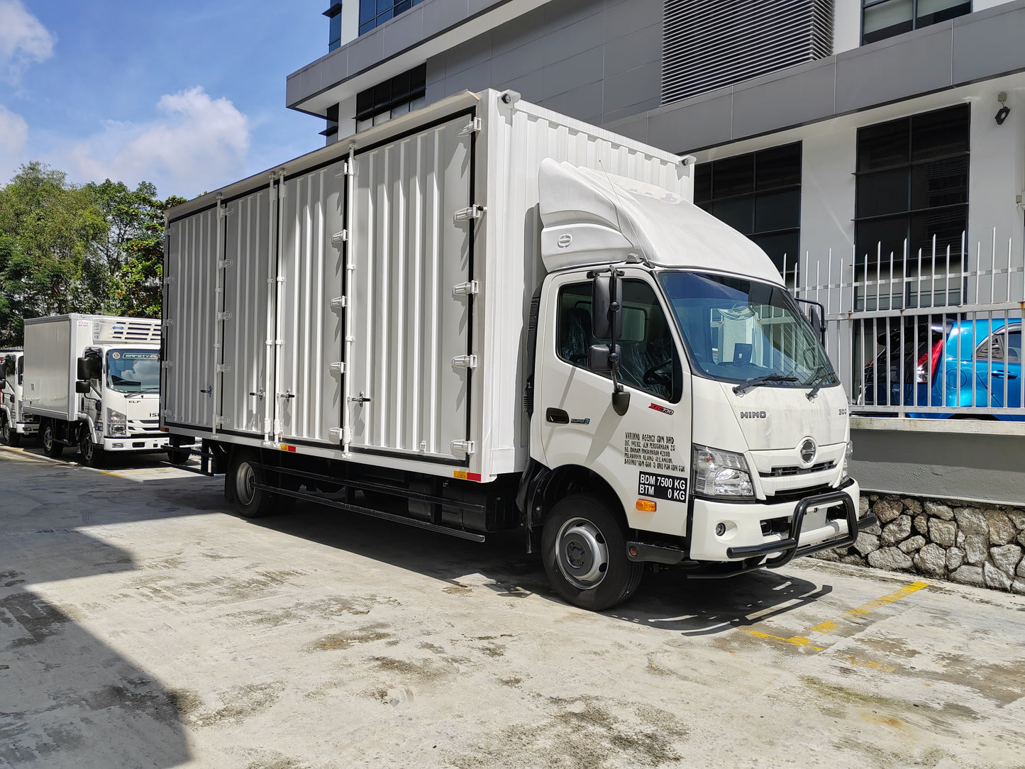 2026 HINO XZC730R 21ft Corrugated Box 10 Doors