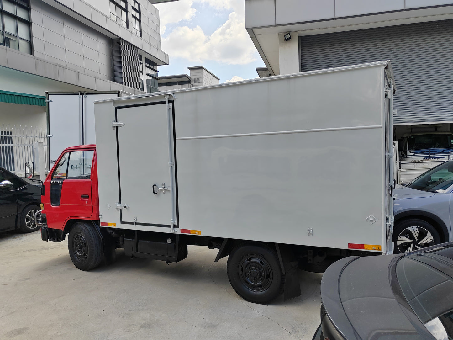 2010 Daihatsu Delta V58R-HS Aluminium Box