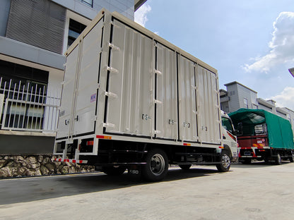 2025 Mitsubishi FUSO 150ER 14.5ft Corrugated Box All-doors