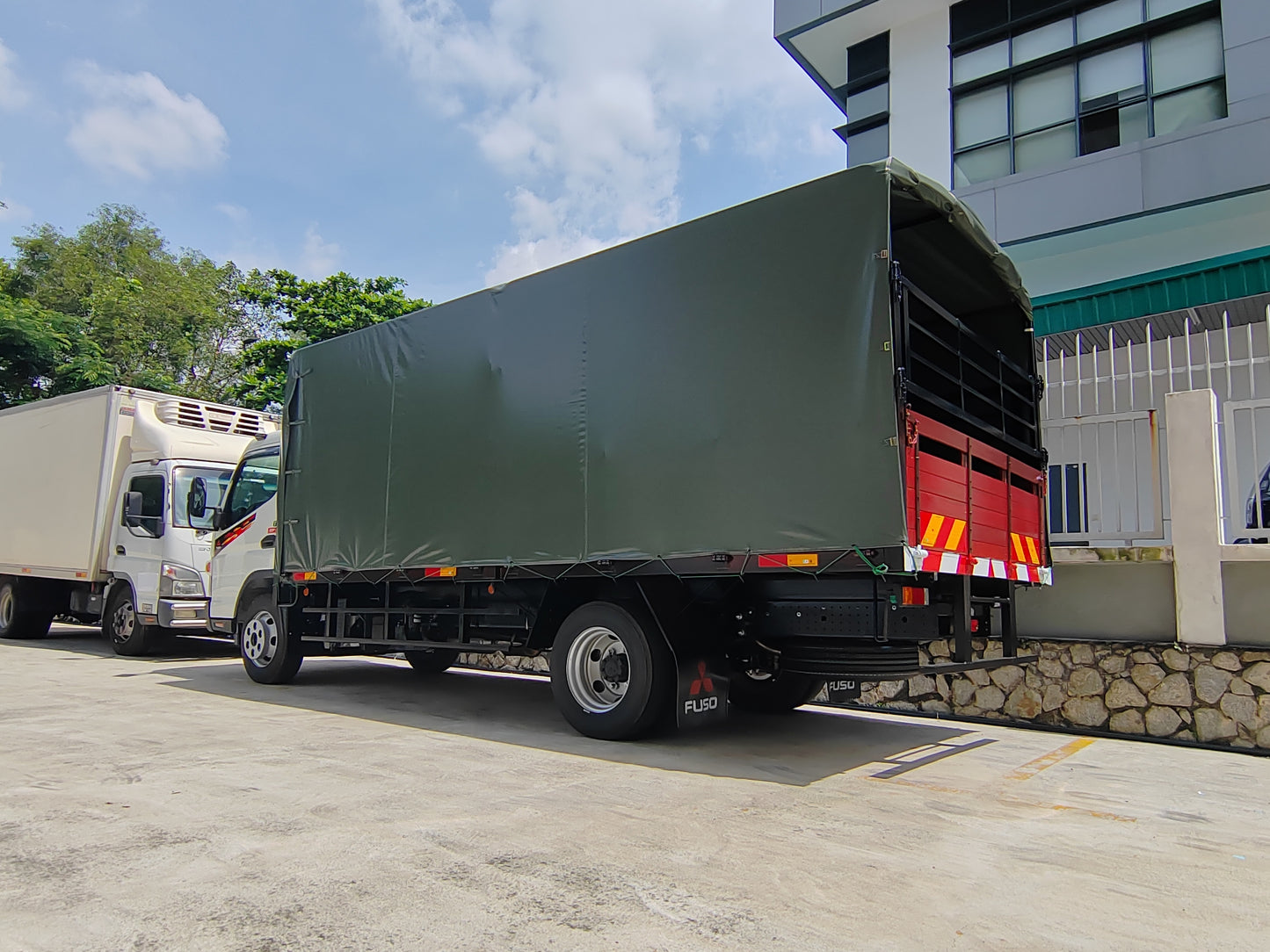 2025 Mitsubishi FUSO 150GR 17ft Wooden Cargo with Canvas