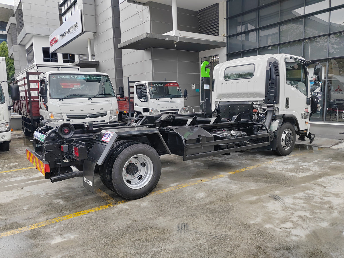 2026 ISUZU NPR155 14ft RORO Roll On Roll Off Original Color by EZadlori MY
