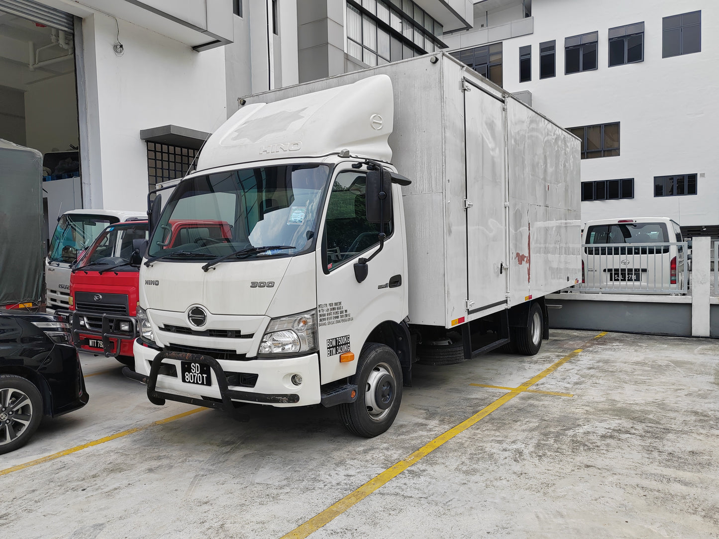 2023 Hino (BDM7500kg) Aluminium box 18ft