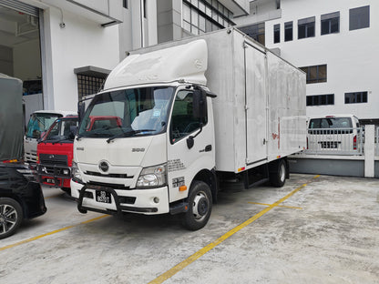 2023 Hino (BDM7500kg) Aluminium box 18ft