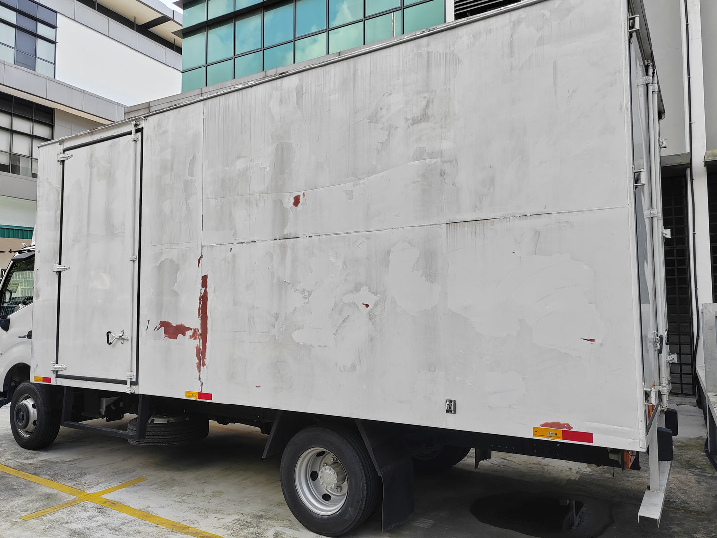 2023 Hino (BDM7500kg) Aluminium box 18ft