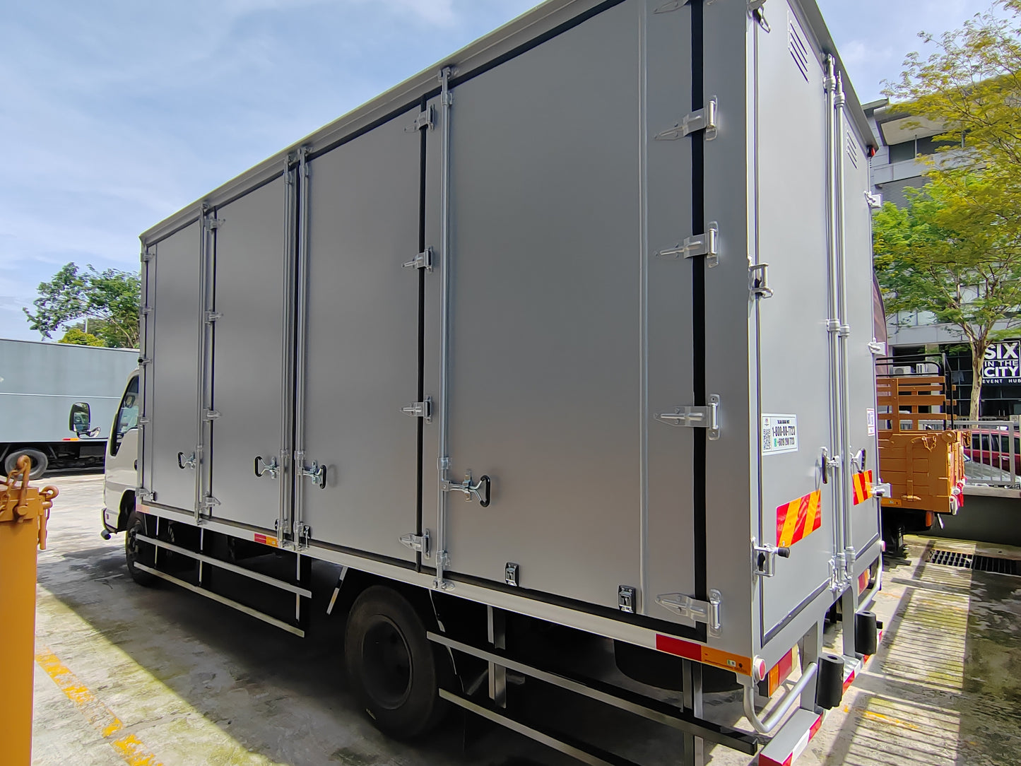 2013 ISUZU NPR71UPHT(BDM5000kg) Aluminium box 17ft