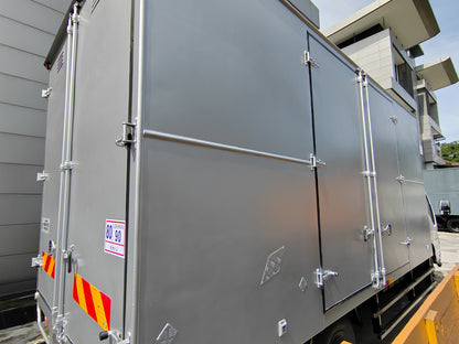 2013 ISUZU NPR71UPHT(BDM5000kg) Aluminium box 17ft