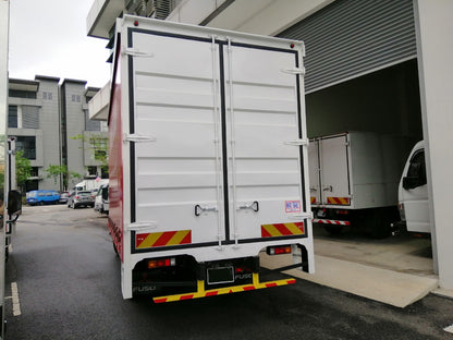 2024 Mitsubishi FUSO 21ft Curtain Sider