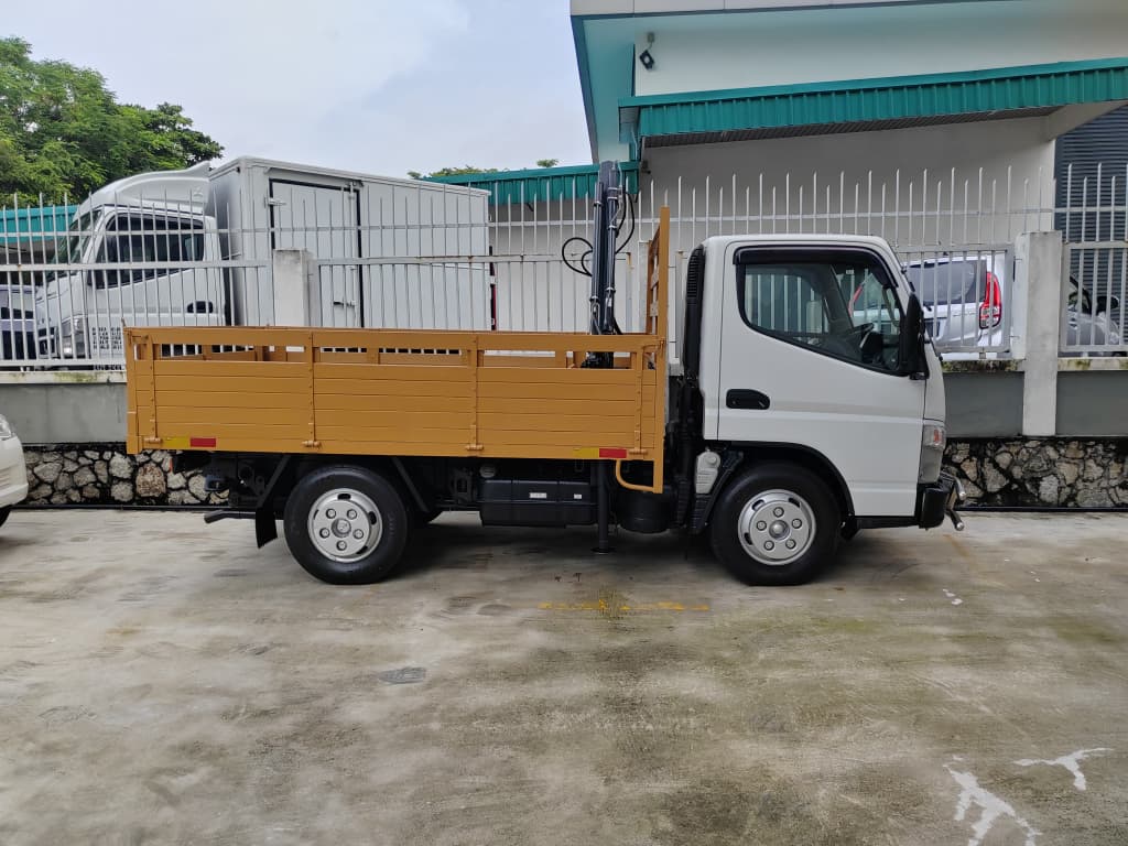 2017 MITSUBISHI FUSO FE71PB8SRDG3 Wooden Body 10' 3" & Crane