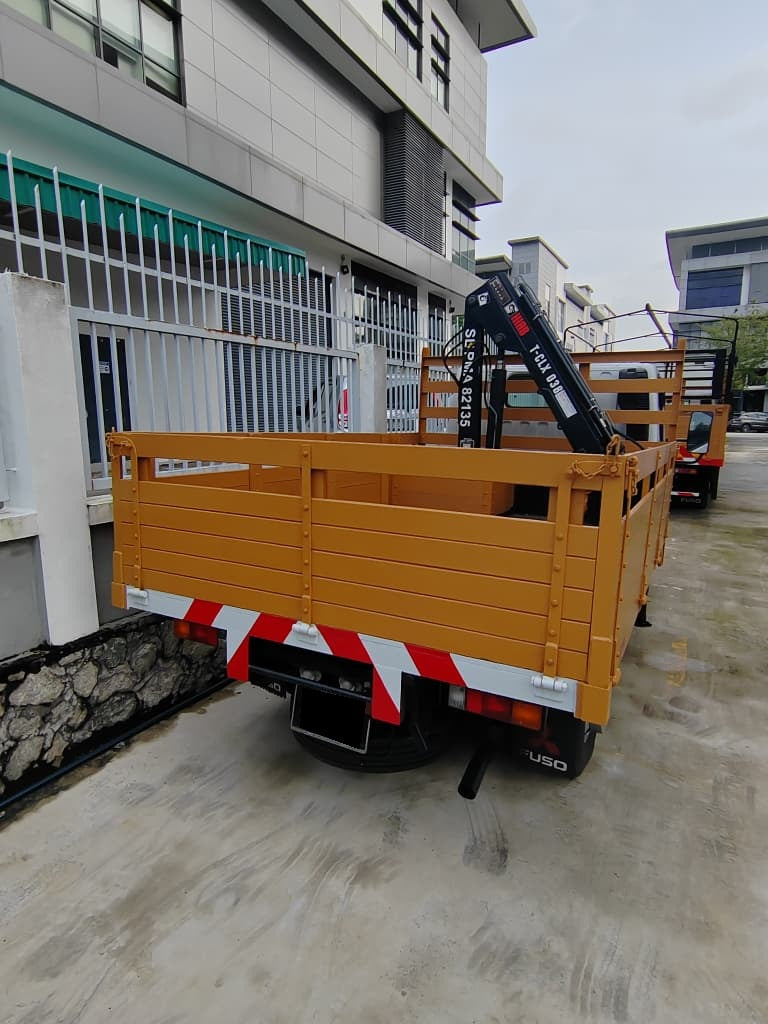 2017 MITSUBISHI FUSO FE71PB8SRDG3 Wooden Body 10' 3" & Crane