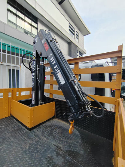 2017 MITSUBISHI FUSO FE71PB8SRDG3 Wooden Body 10' 3" & Crane