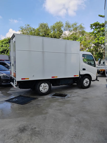 2010 HINO WU300R-HBMLS3 10FT ALUMINIUM BOX