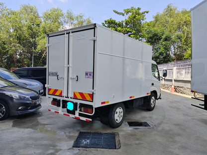 2010 HINO WU300R-HBMLS3 10FT ALUMINIUM BOX