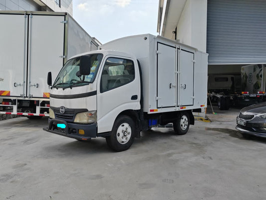 2010 HINO WU300R-HBMLS3 10FT ALUMINIUM BOX
