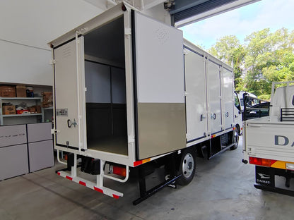 HINO XZU600R Aluminium Box 14.5ft 10 doors by EZadlori MY