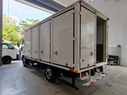 HINO XZU600R Aluminium Box 14.5ft 10 doors by EZadlori MY