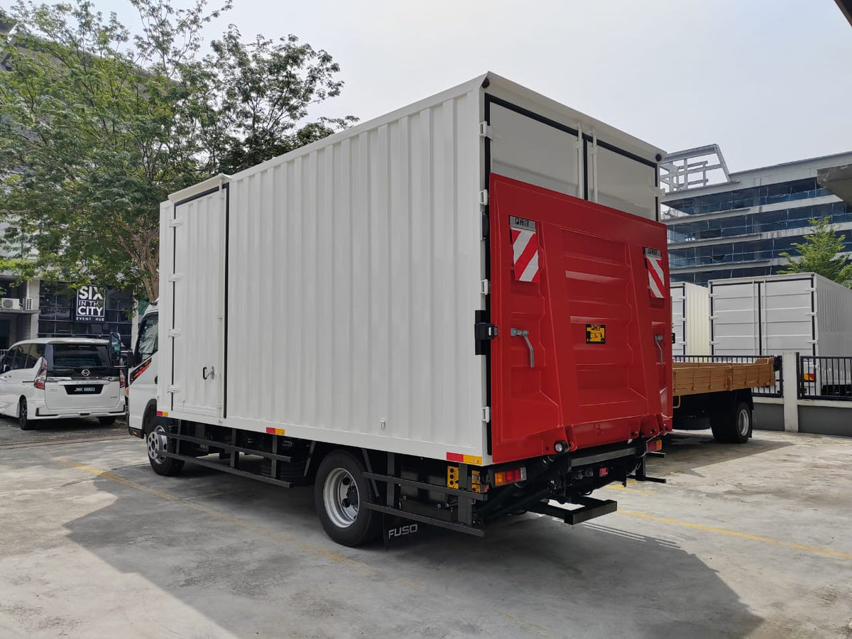 Mitsubishi-FUSO 150GR 17ft Corrugated Box with 6ft 1.5 Ton Tail-Lift by EZadlori MY